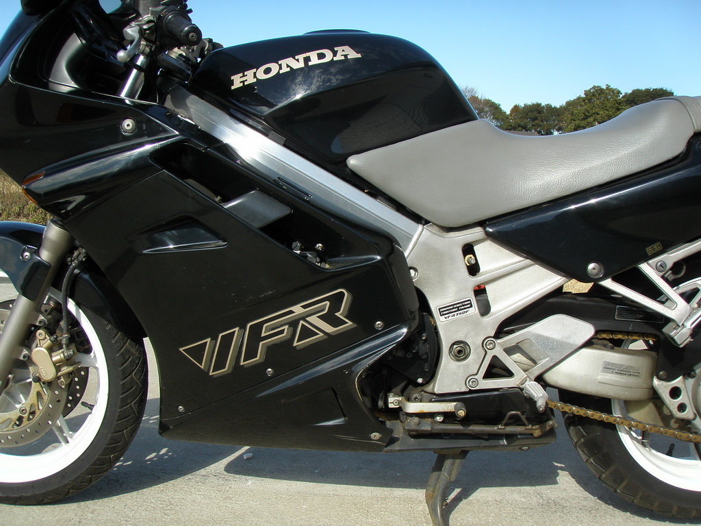 Купить мотоцикл Honda VFR750-2 1990 фото 13